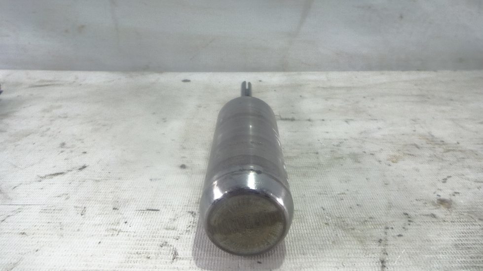 ось шестерни задней передачи б/у - 1